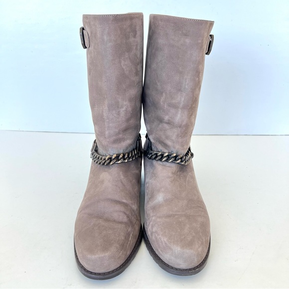 STUART WEITZMAN Citylink Taupe Suede Metal Link Chain Moto Biker Boots Sz 7.5 W - Picture 4 of 14